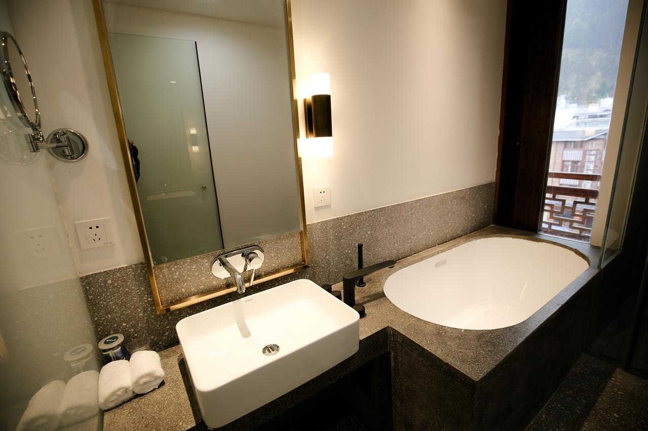 Suoxishanju Light Luxury Resort Hotel Жангжиаже Екстериор снимка