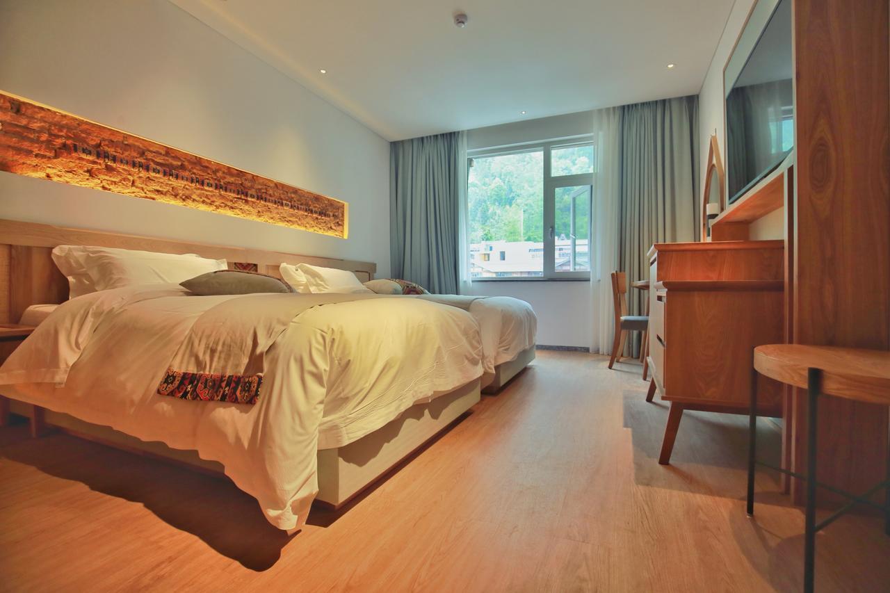 Suoxishanju Light Luxury Resort Hotel Жангжиаже Екстериор снимка