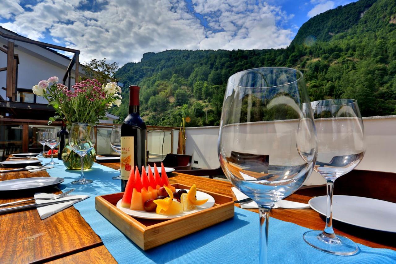 Suoxishanju Light Luxury Resort Hotel Жангжиаже Екстериор снимка